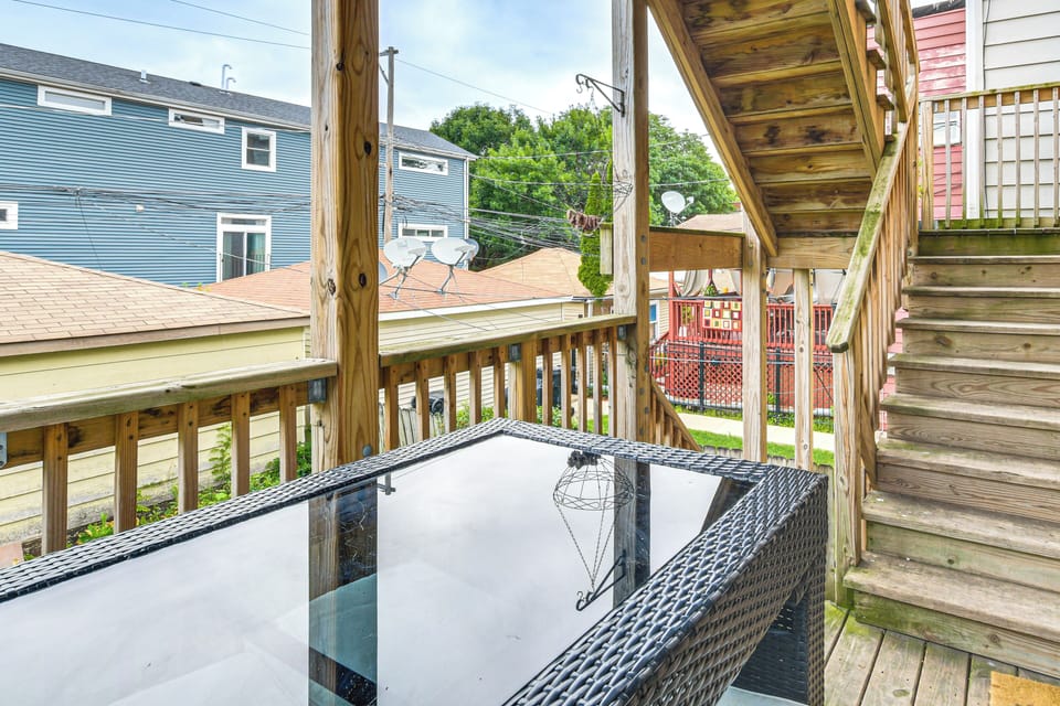 Apartment Exterior | Balcony w/ Dining Area