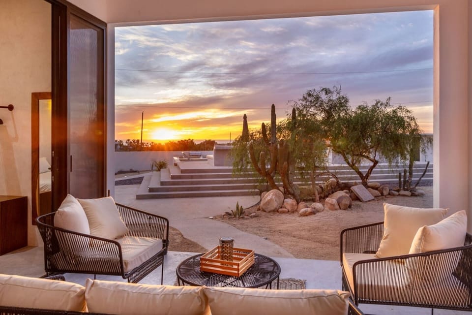 Cozy back porch | Outdoor furniture