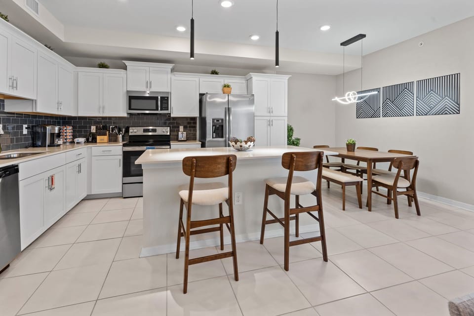 16-web-or-mls-4741clocktower306NextayHomes-16
