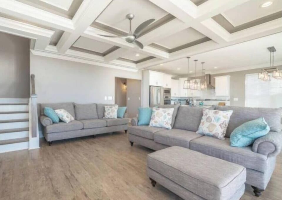 Baileys Blue Ocean view Family Room