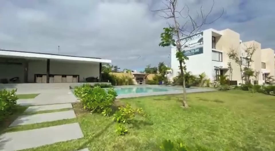 Community pool