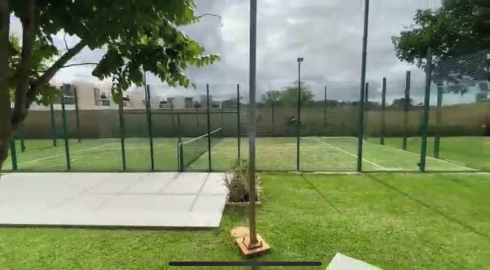 Community tennis court