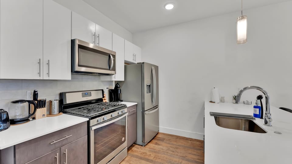 Full Kitchen