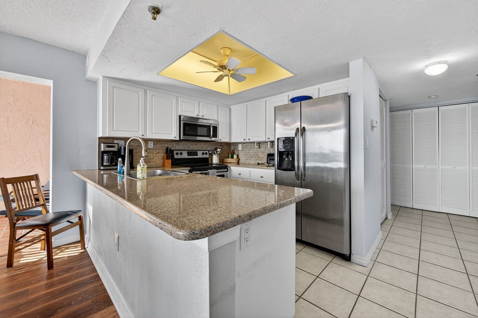 Updated appliances for easy vacation cooking.