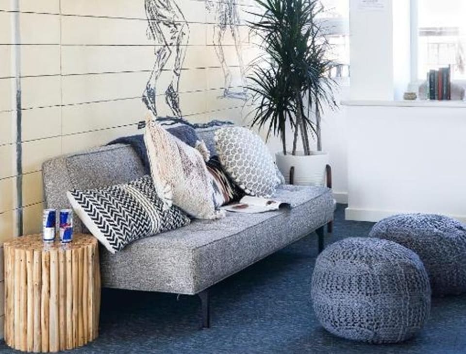 Lounge access