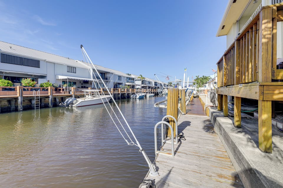 Boynton Beach Vacation Rental | 2BR | 2.5BA | Stairs Required | 1,514 Sq Ft