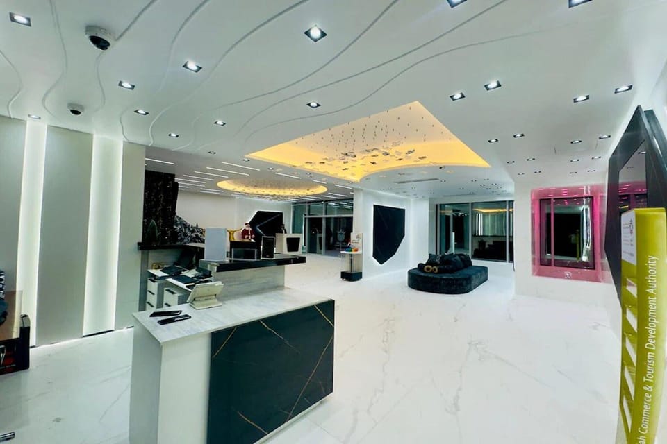 Entrance / Reception
