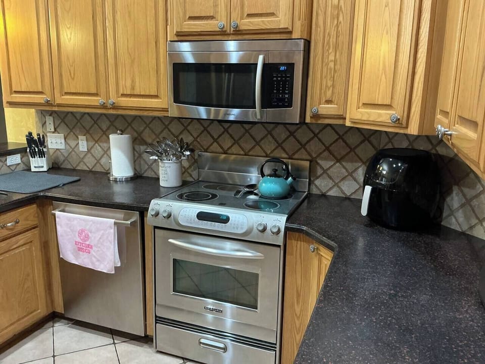 Kitchen (1)