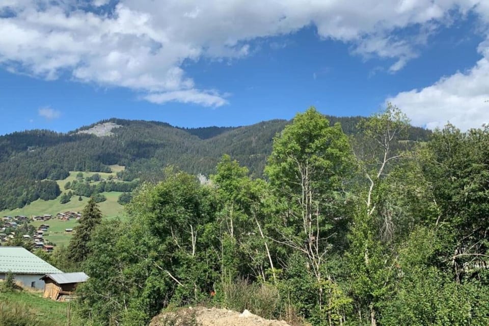 Surroundings [summer] (1-5 km)
