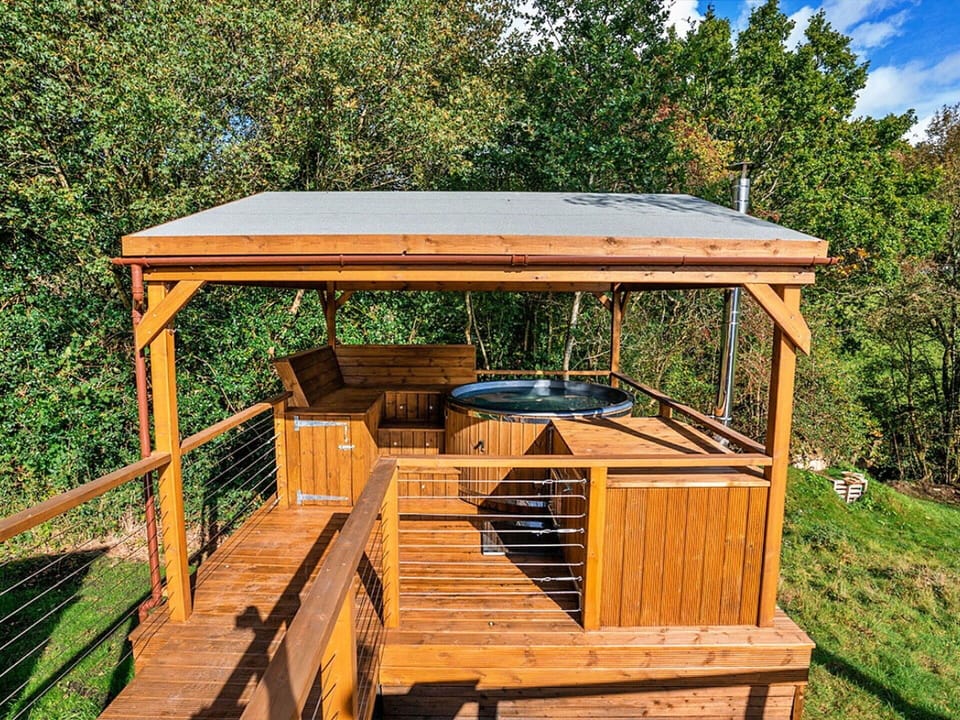 Wood, Wood Stain, Garden, Hardwood, Backyard, Gazebo, Deck, Yard, Outdoor Structure