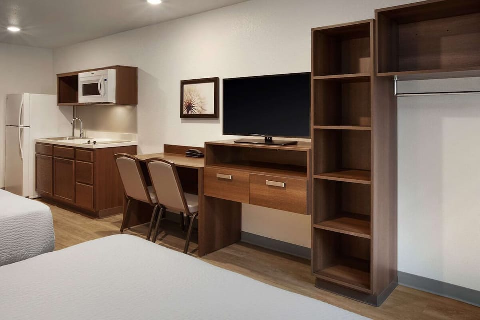 Unit with 2 Queen Beds