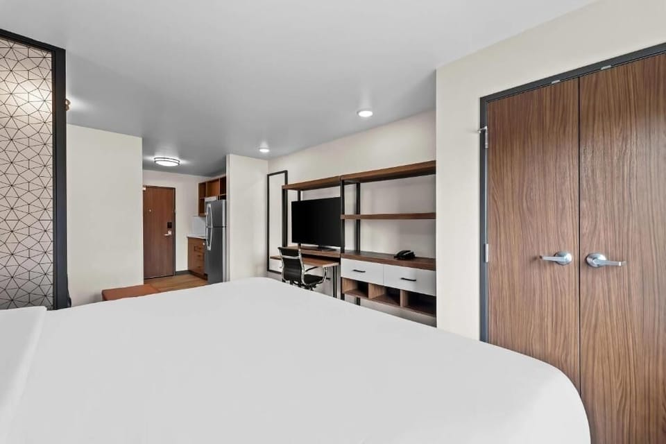 Settle in comfortably with generous storage and an easy workspace.