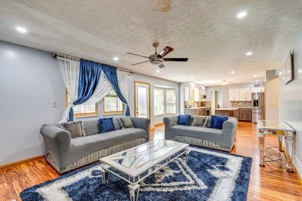 Family Room | 1st Floor | Open Floor Plan | Central A/C & Heating