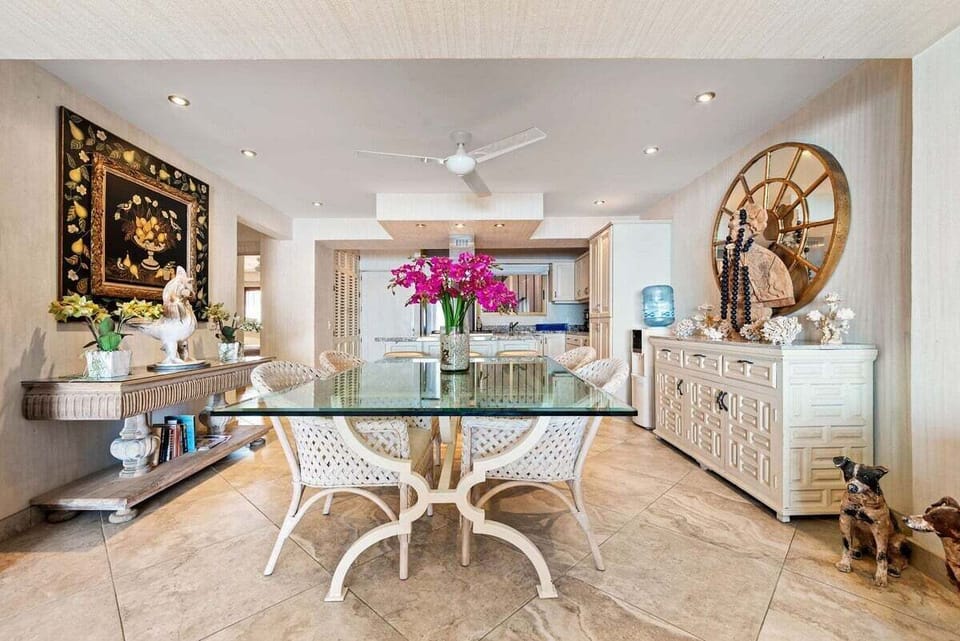13.Dining area