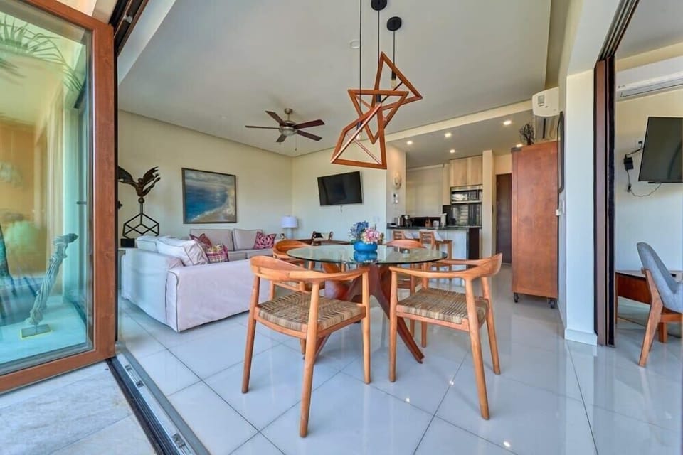 08.Dining table