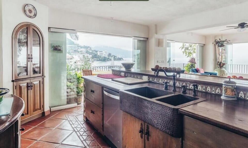 19. Kitchen