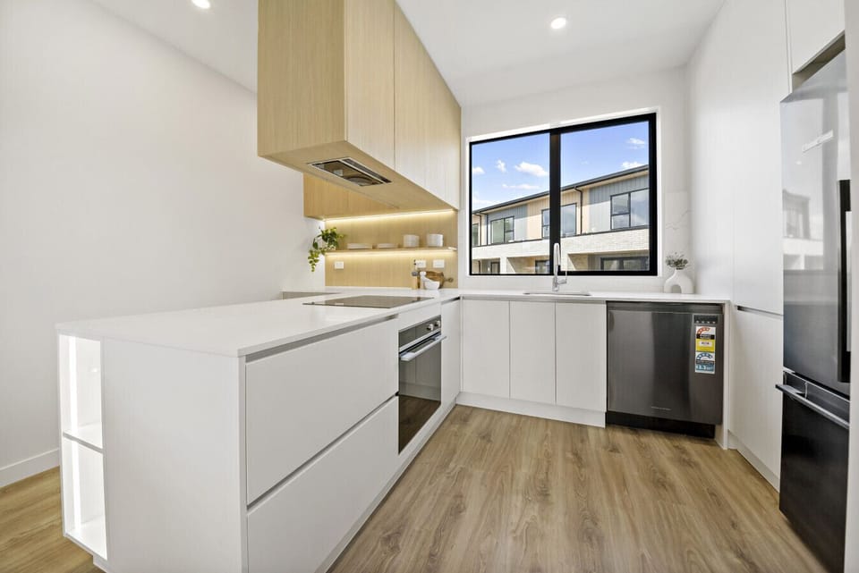 Modern Kitchen Perfect for Home Cooking