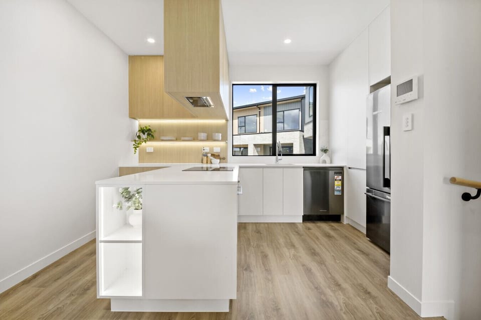 Bright Kitchen for Cooking & Conversation