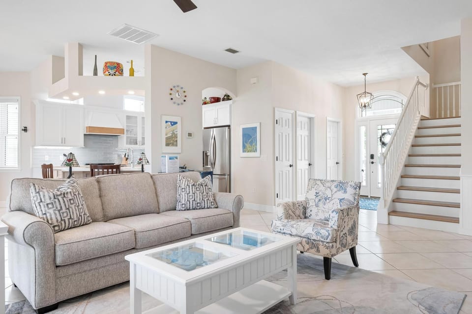 Open floor plan with the kitchen and dining room just off the living area
