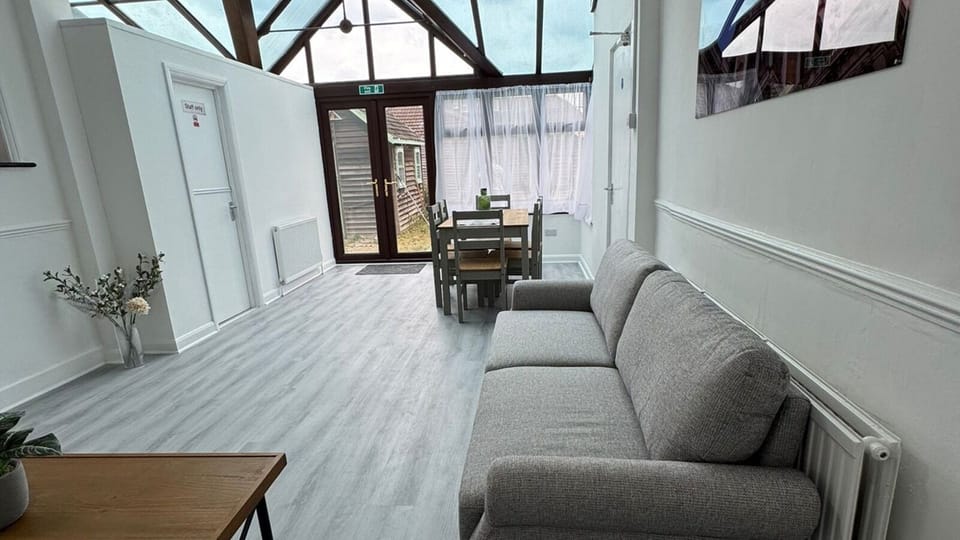 Living Room / Lounge