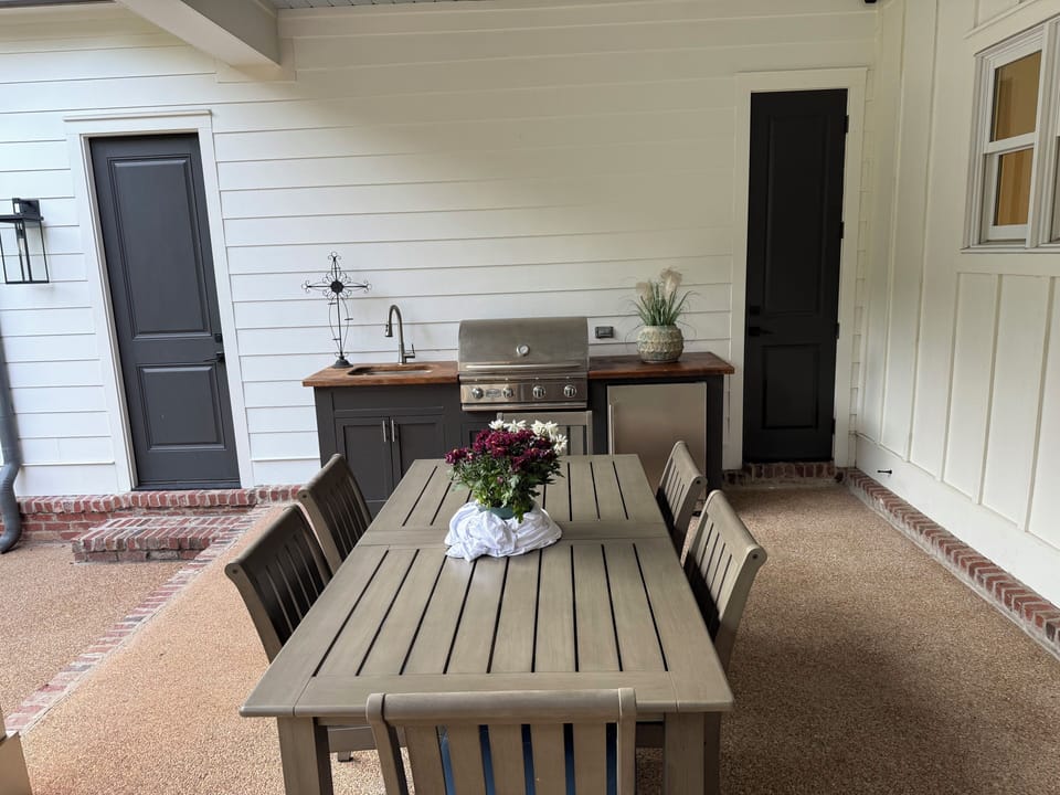 Outdoor dining