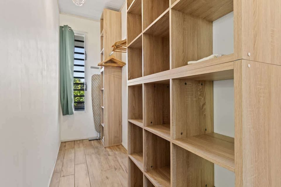 Spacious shelving for long stays