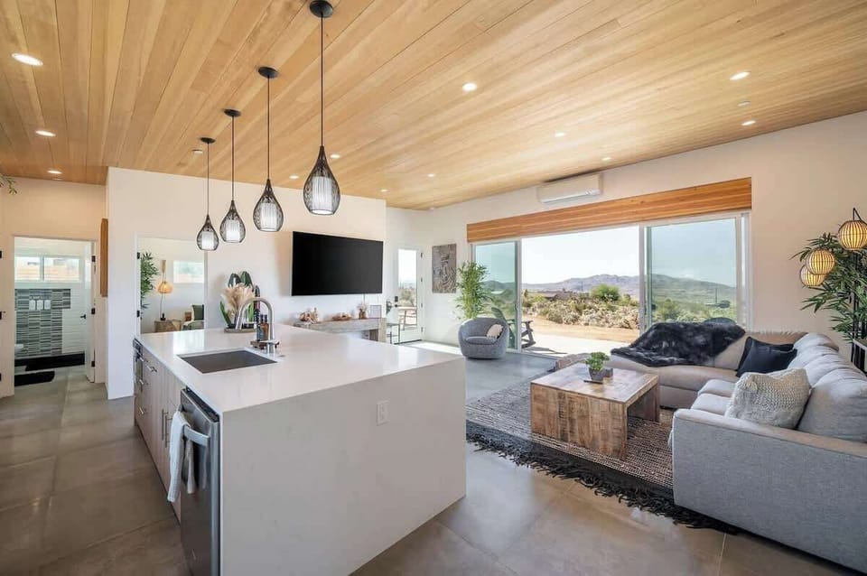 expansive views right outside the back door!