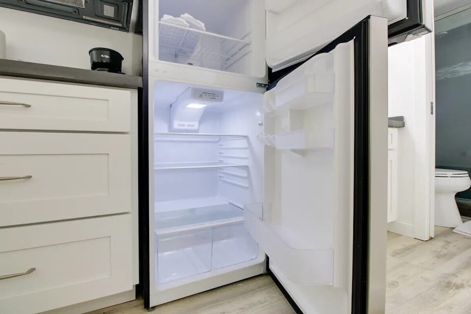 Kitchenette Fridge