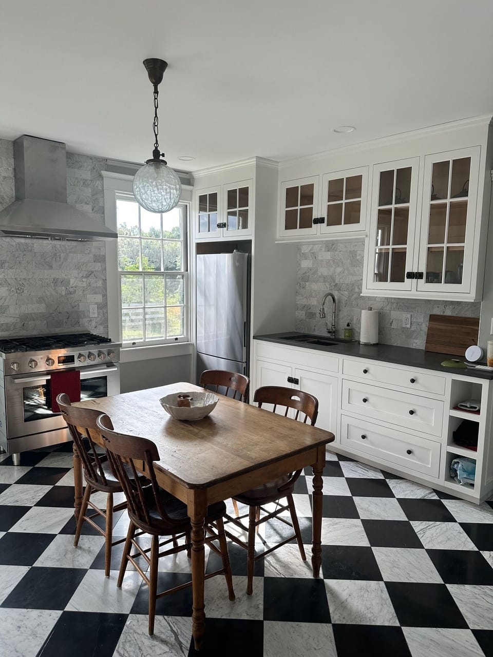 Beautiful newly renovated eat-in kitchen