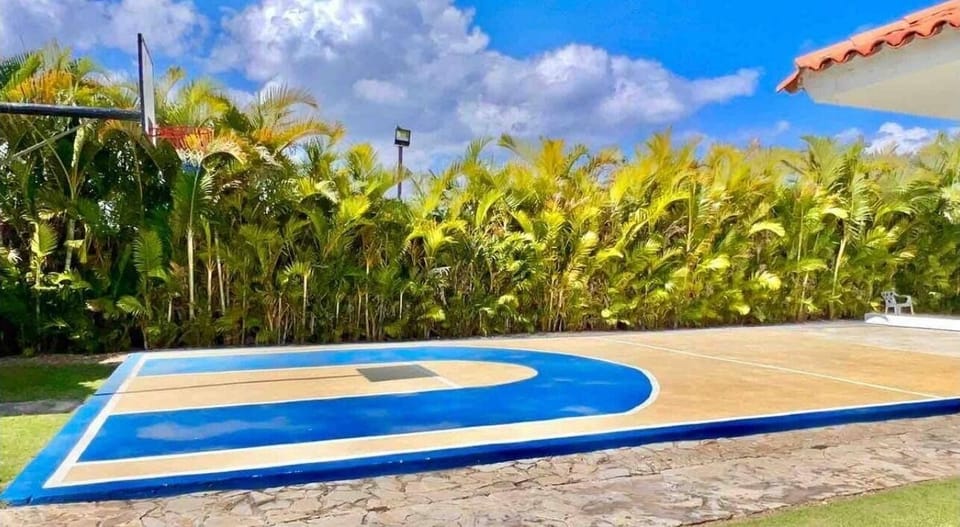Sport court