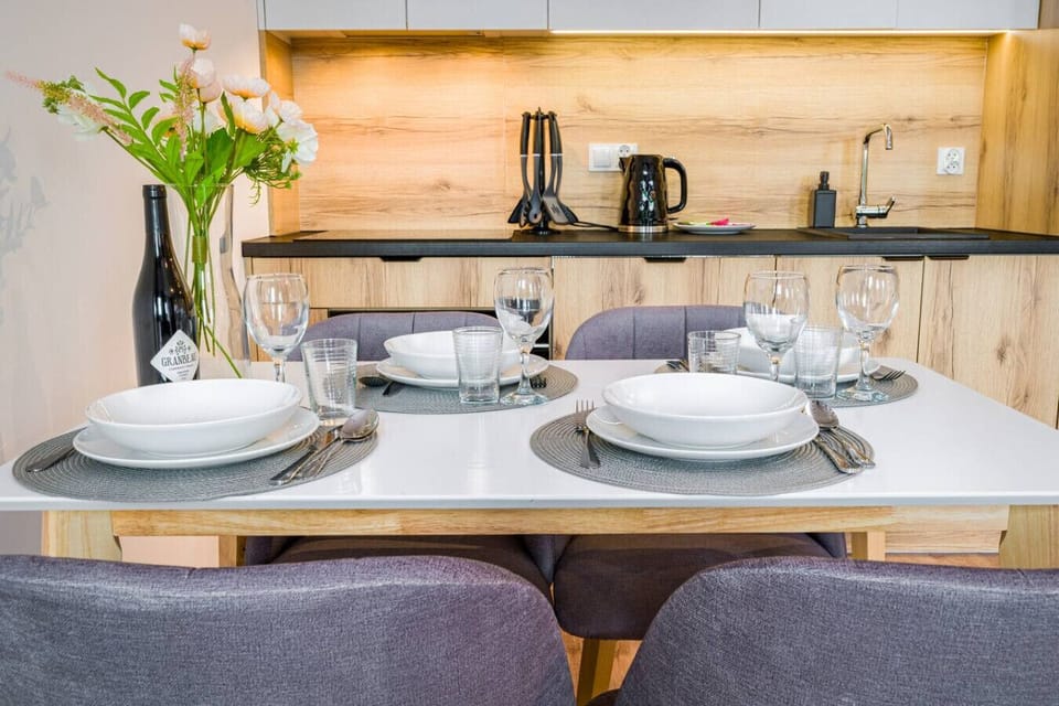 Fully Equipped Kitchen | Book Now with RENTUJEMY.COM