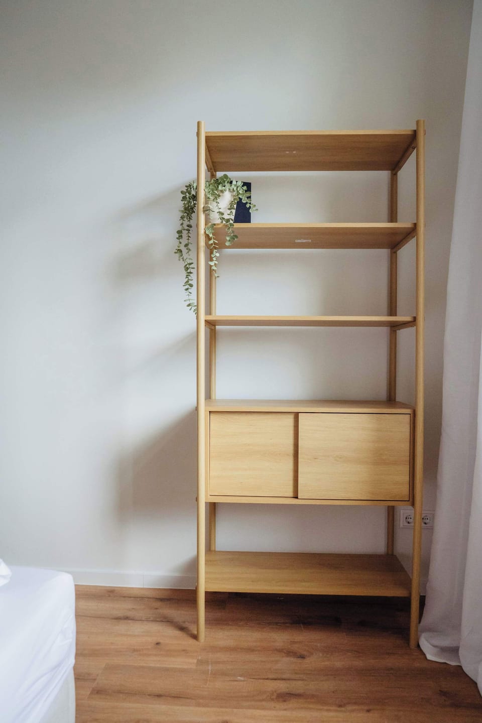 Kleiderschrank im Schlafzimmer
