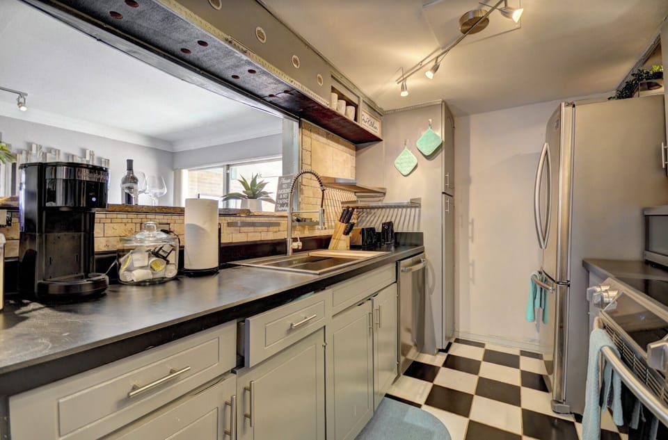 A sweet little kitchen ready for your favorite meals
