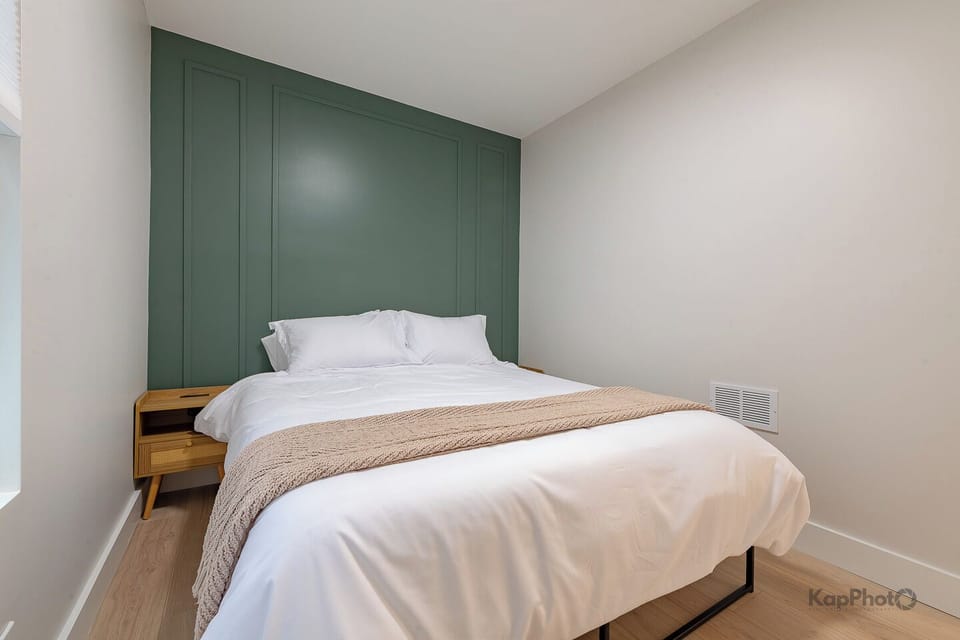 Queen Bedroom