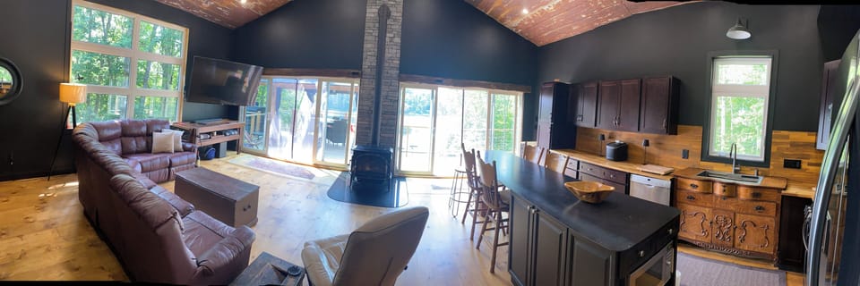 Living room/ kitchen