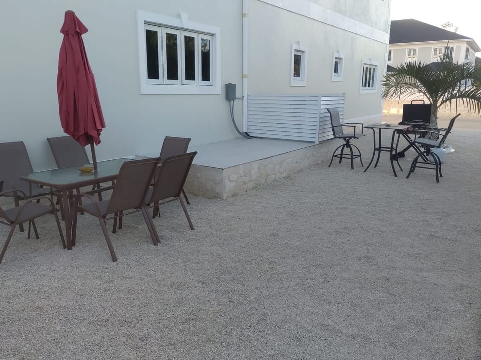 Outdoor Grill , Seating and Dinning