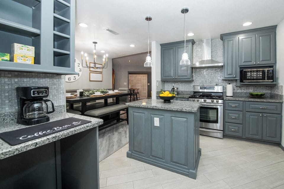 Our cozy full kitchen, invites you to bake all kids of food and desactiva !!