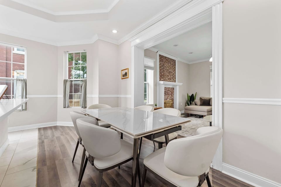 Embrace the beauty of natural light in this airy dining room! this space is perfect for family gatherings or cozy brunches. How do you make your dining area shine?