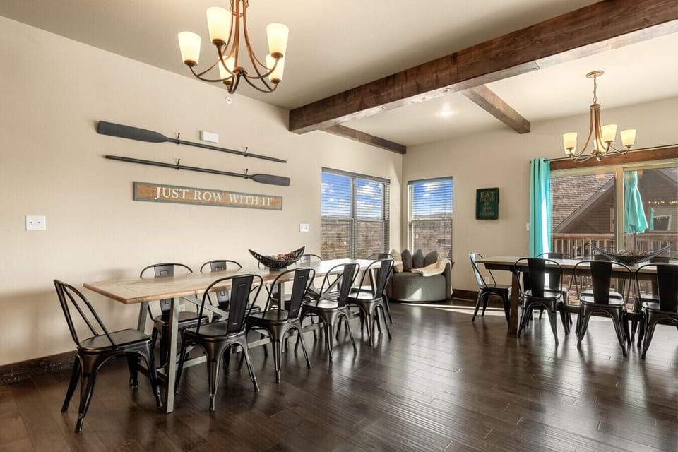 Built for the whole crew. Whether you’re hosting a corporate retreat or a multi-family getaway, our generous seating for 24 ensures your entire group can relax and dine comfortably under one roof.