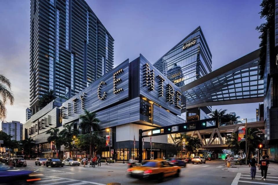 Brickell City Centre (a ~4 min)