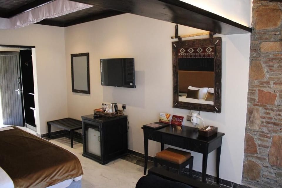 Unit with Double bed. Exact unit will be assigned upon arrival. Views, colors, and decor may vary.
