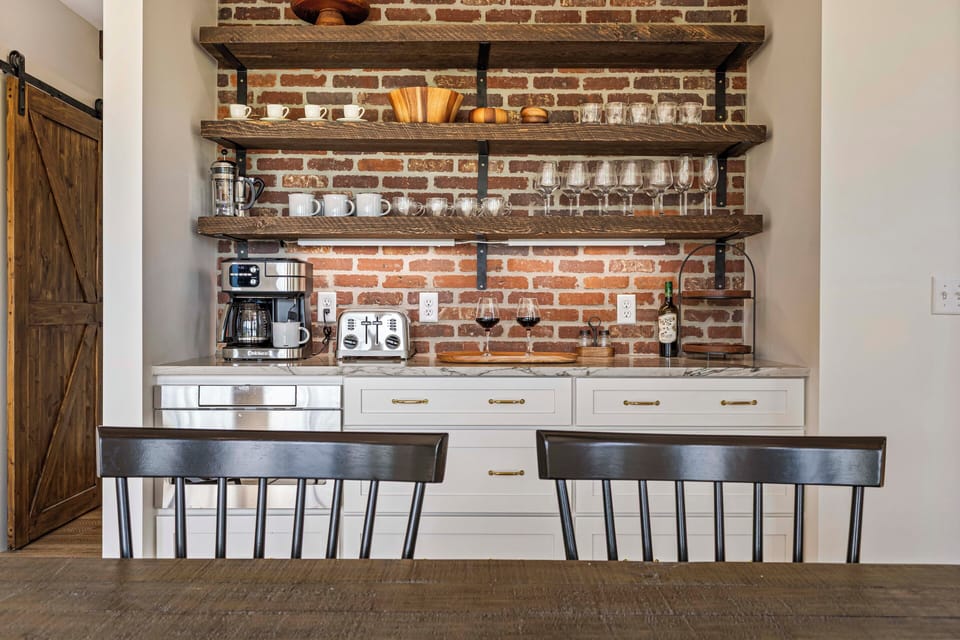 Gather here for good food and great views.