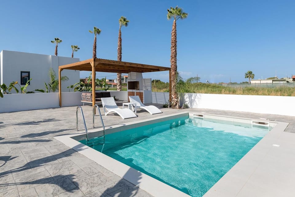 Private pool and terrace