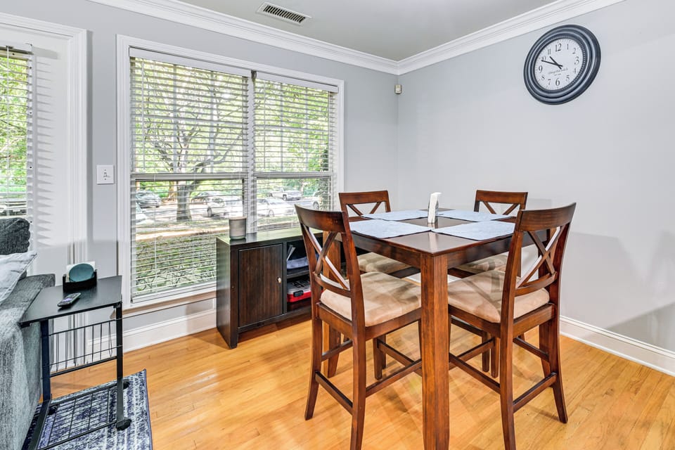 Dining Area | Dishware/Flatware