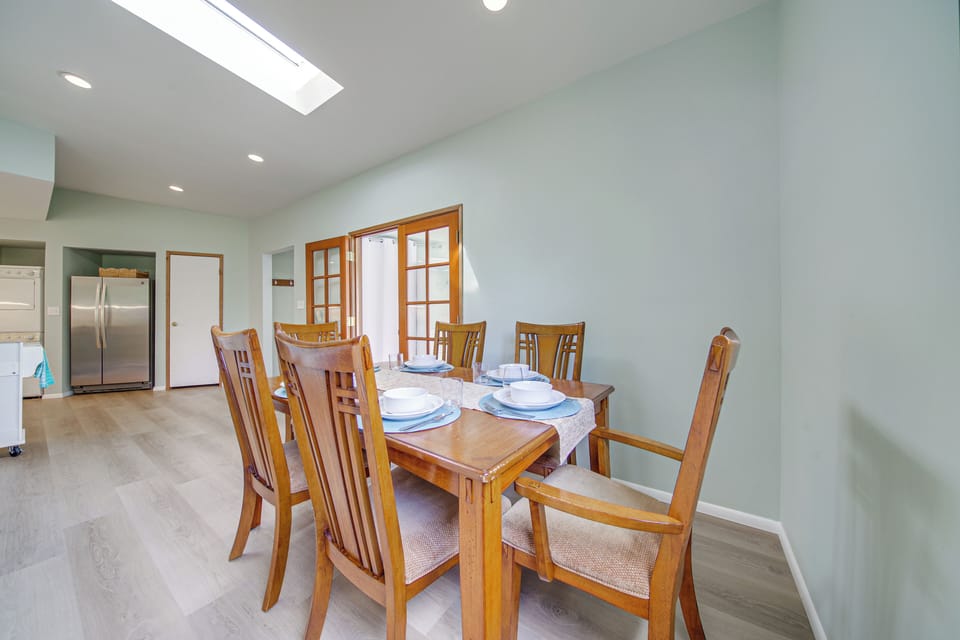 Dining Table | Dishware/Flatware | 1st Floor