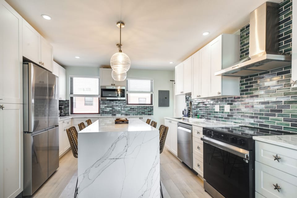 Kitchen | Dishwasher | Drip Coffee Pot | Toaster | Blender
