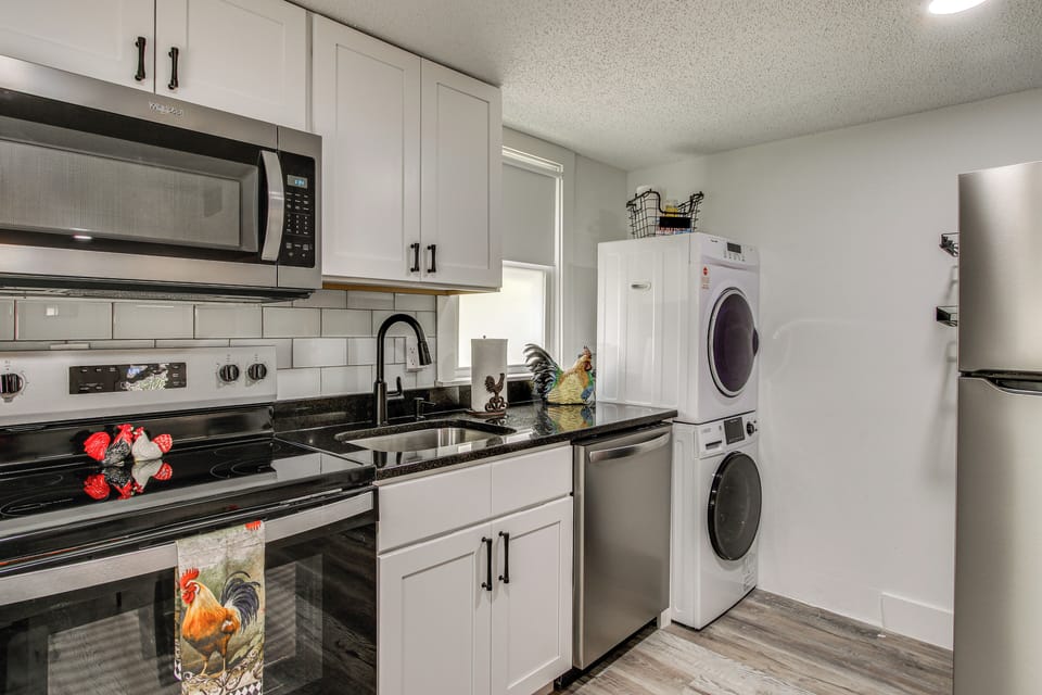 Kitchen | In-Unit Laundry | Free WiFi