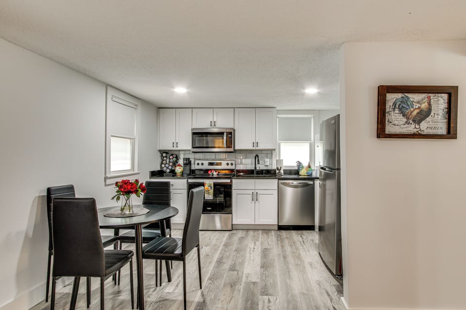 Single-Story Apartment | Ground-Floor Unit | Self Check-In