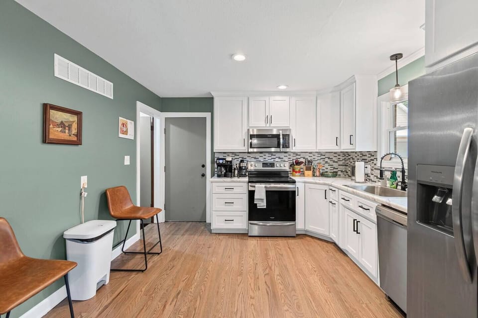 Very well stocked kitchen for real cooking