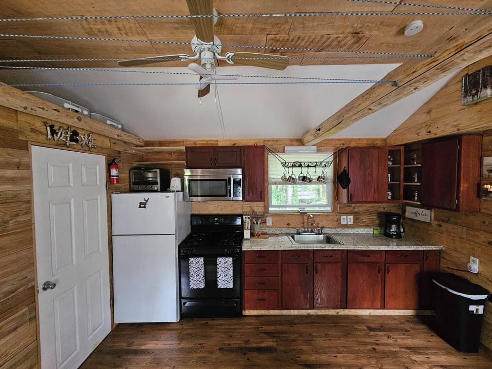 Full kitchen